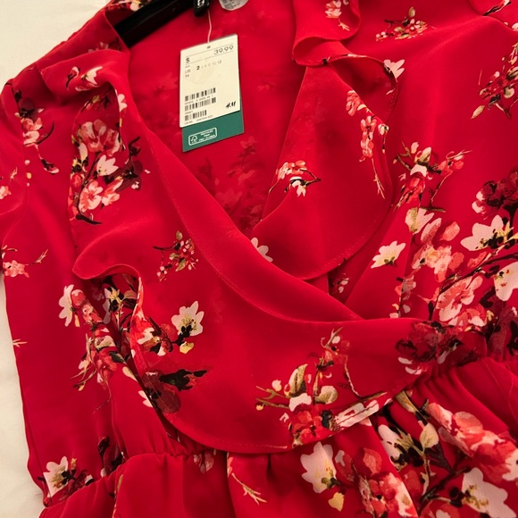 NEW WITH TAGS Red Floral Dress - Picture 3 of 5
